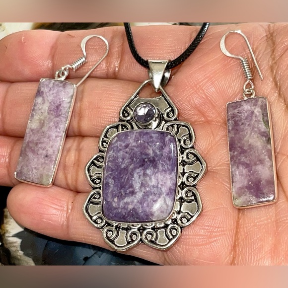 “The Peace Stone” Lepidolite Pendant & Earrings Set - Picture 3 of 13